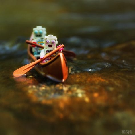 Lego-robots-canoe-legography-xxsjc