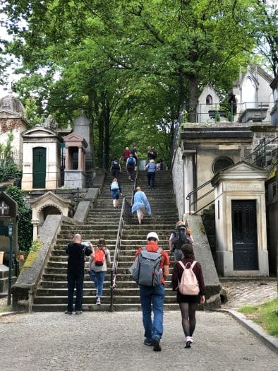 Little walk in Montmartre cemetery