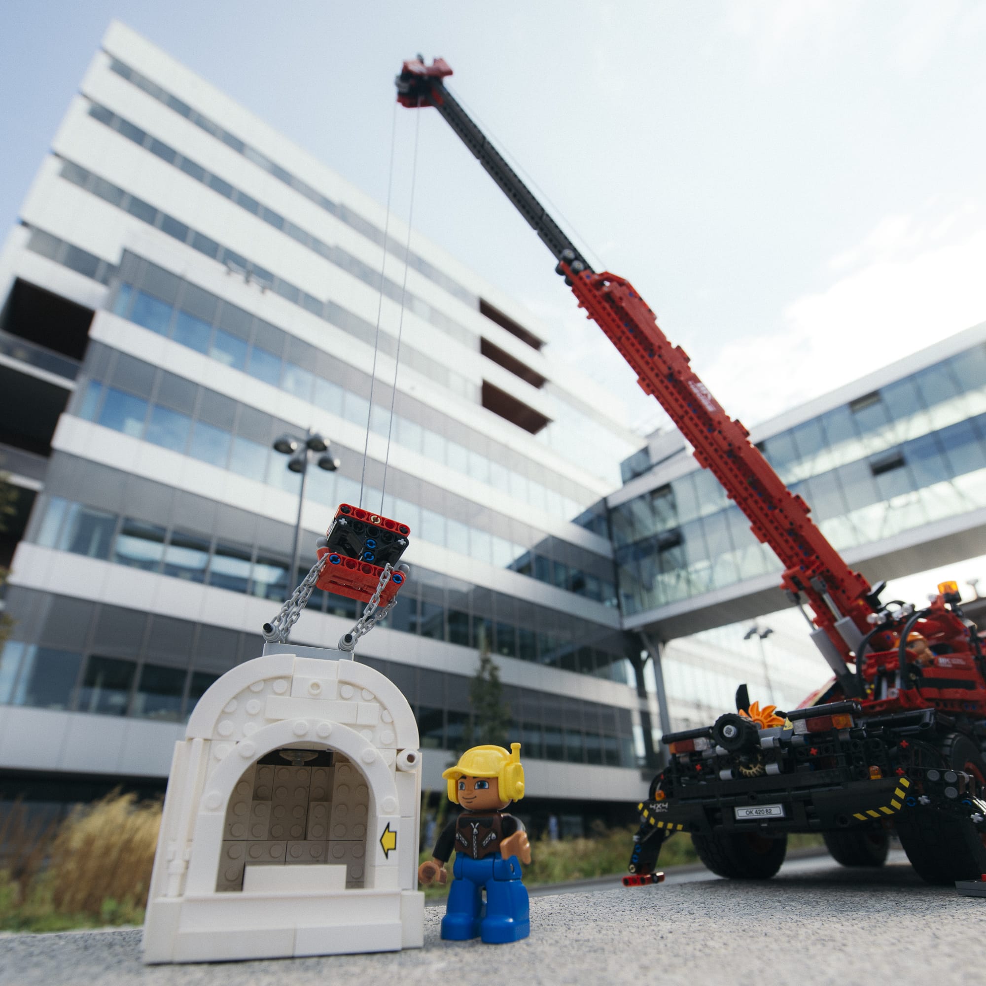 Lego heavy lift sales crane